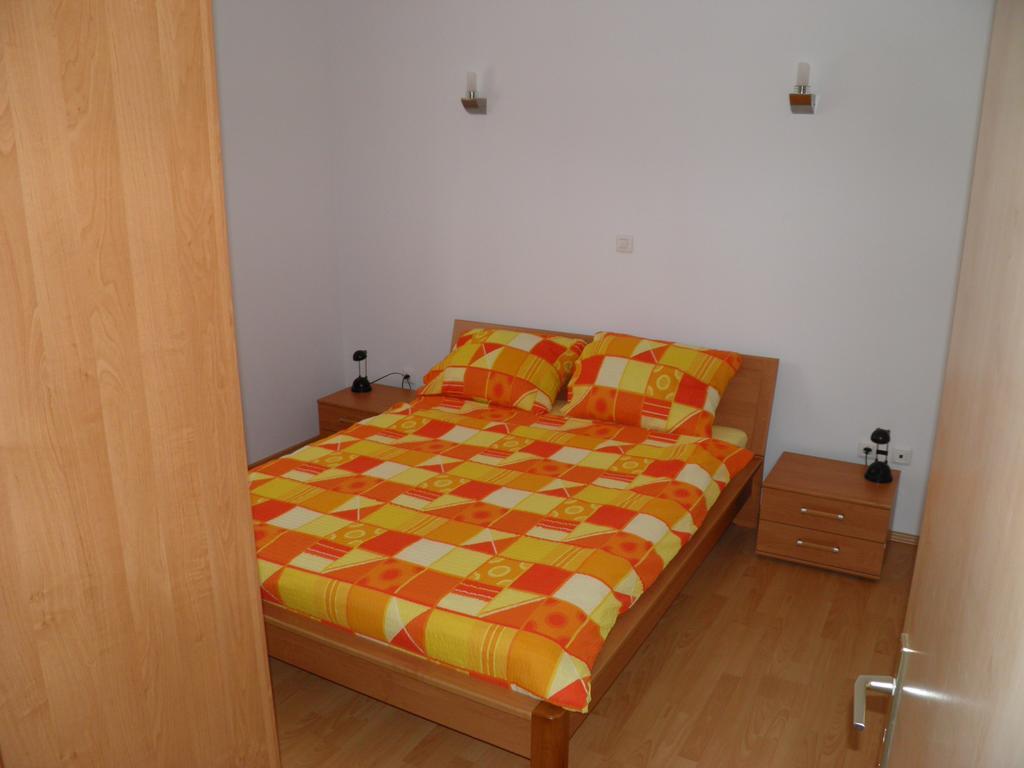Apartmani Galeb Put Grande 25 Biograd Na Moru Bagian luar foto